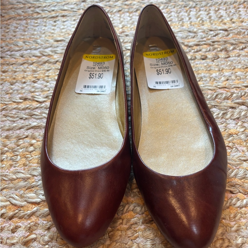 Nordstrom Women's Deep Brown Flats
